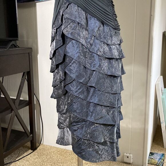 NWT ADRIANNA PAPELL stingy heavily lined cap sleeve glitter ruffle layer ruched - Picture 4 of 16